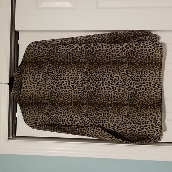 Casual Corner animal print blouse size 12 - Picture 6 of 6